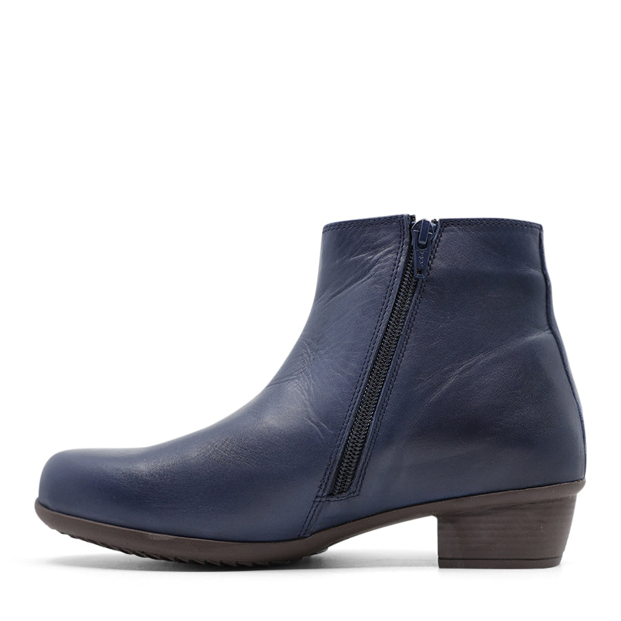 BLUE LEATHER ANKLE BOOT WITH SMALL HEEL AND SIDE ZIPPER 