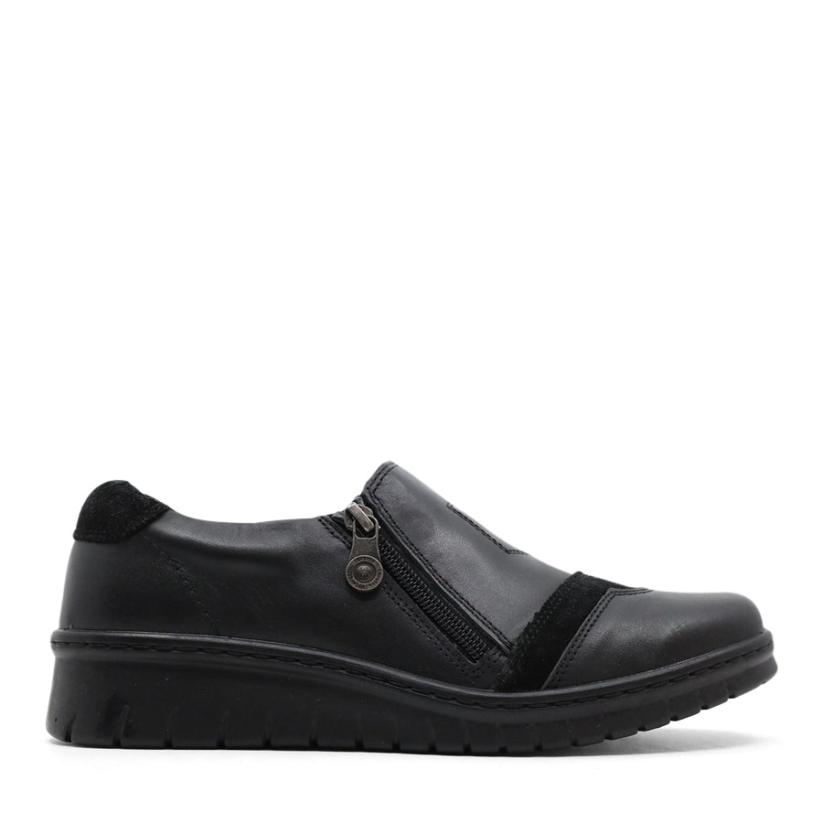 BLACK FLAT LEATHER SHOE WITH SIDE ZIP AND SUEDE DETAIL