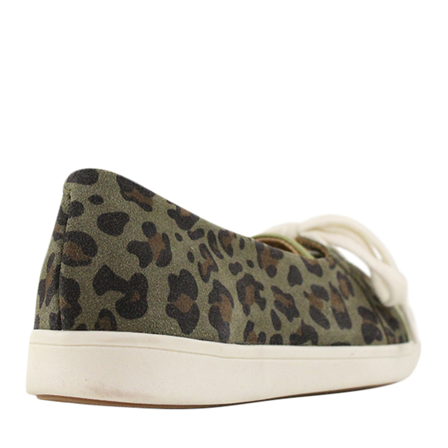 BACK VIEW OF LEOPARD PRINT CASUAL SHOE WITH LACES AND GREEN TOE 