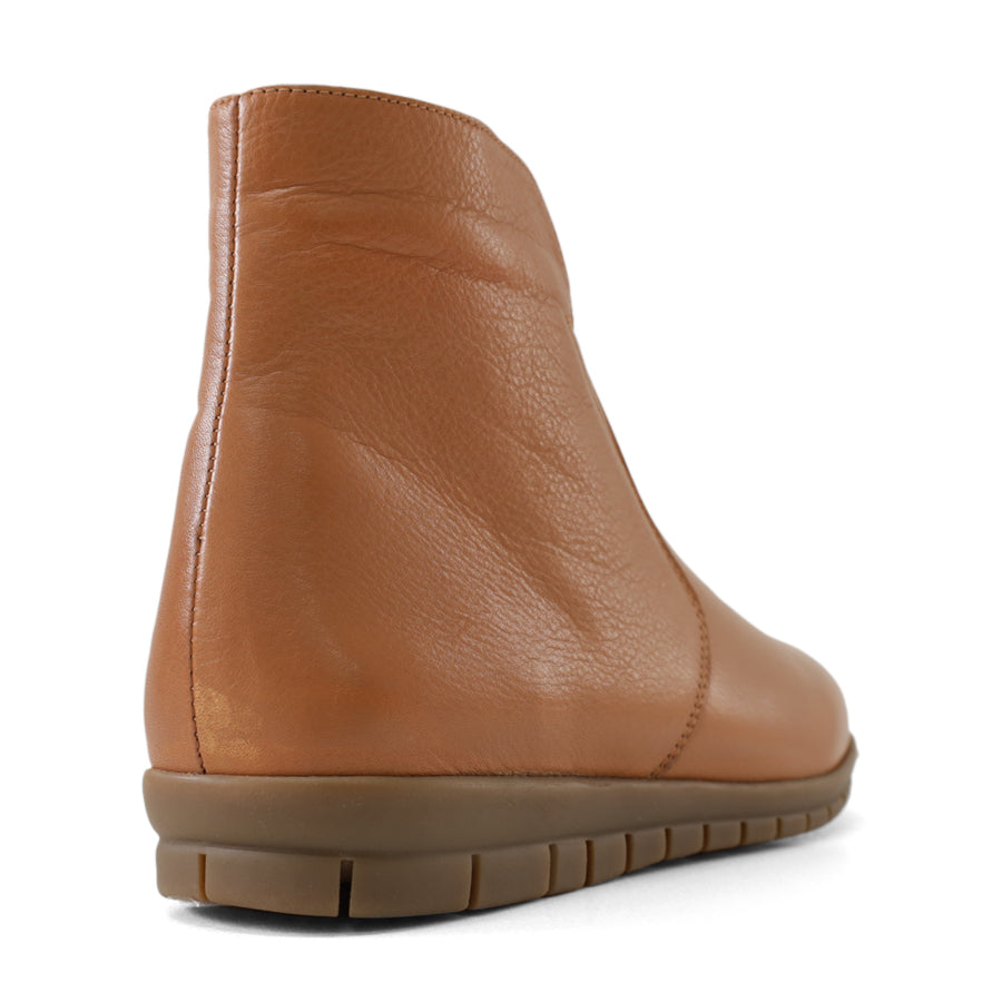 BACK VIEW TAN ANKLE BOOT WITH TAN COLOURED SOLE 