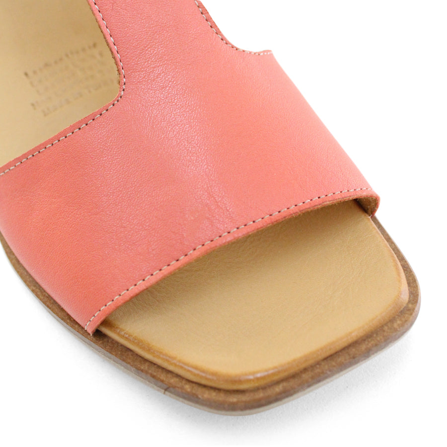 FRONT VIEW PINK T BAR SANDAL WITH SQAURE TOE AND ADJUSTABLE BUCKLE 