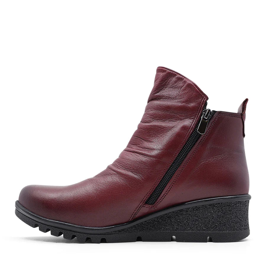 RED LEATHER ANKLE BOOT WITH SIDE ZIP AND BLOCK WEDGE HEEL