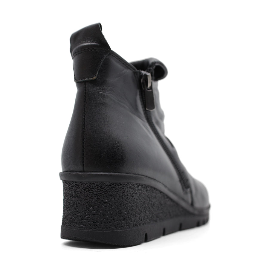BLACK LEATHER ANKLE BOOT WITH SIDE ZIP AND BLOCK WEDGE HEEL