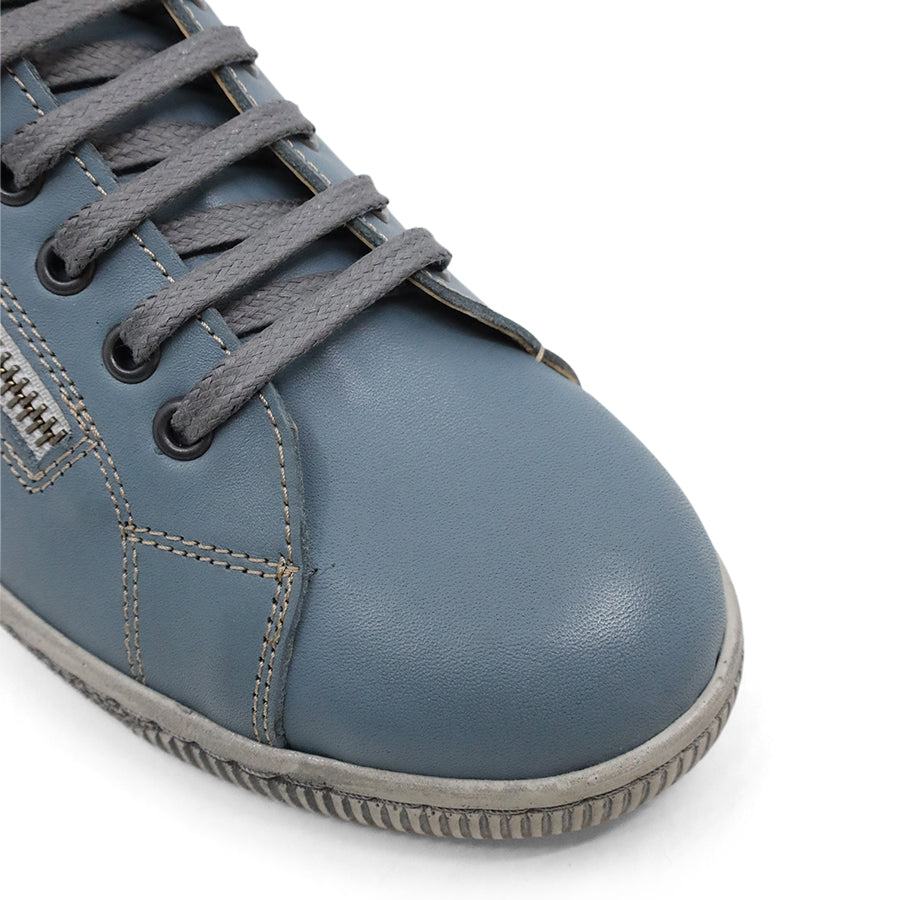 BLUE LEATHER SNEAKER WITH LACES AND SIDE ZIP