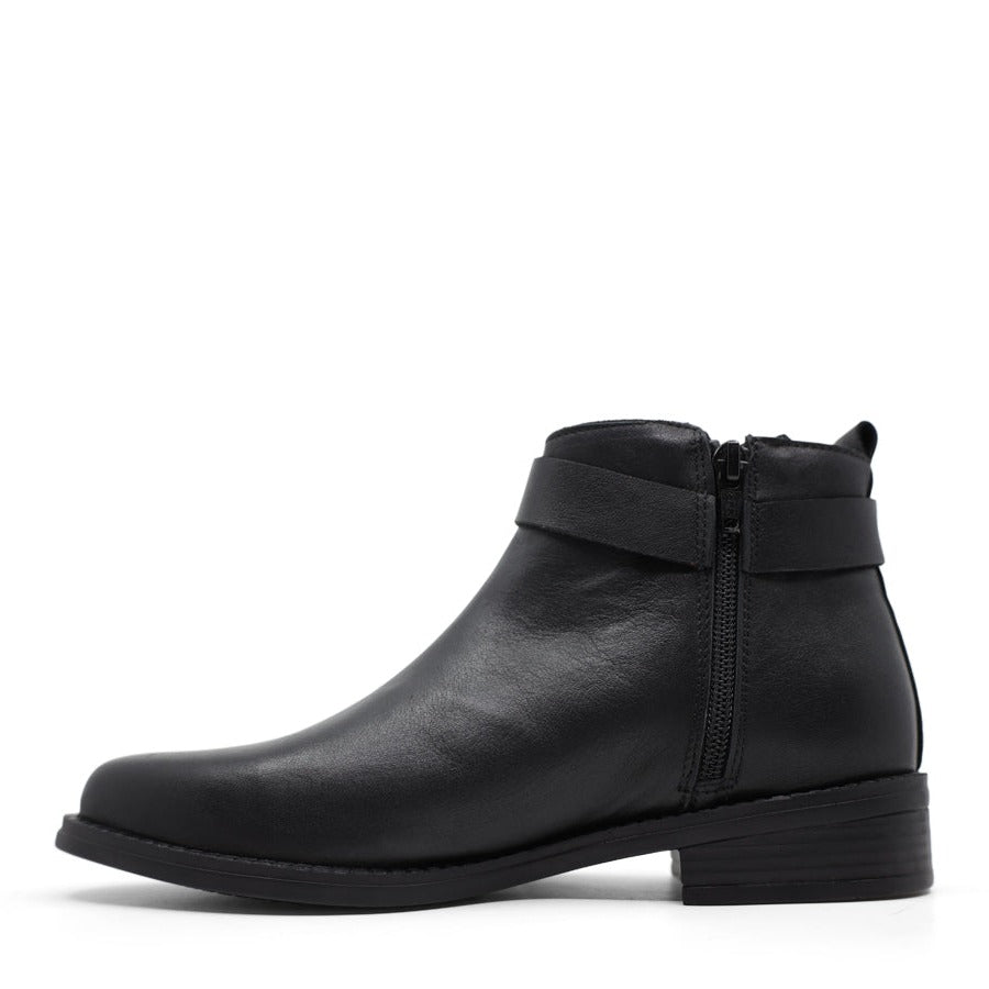 TESSELLI XD OAKLEY ANKLE BOOTS