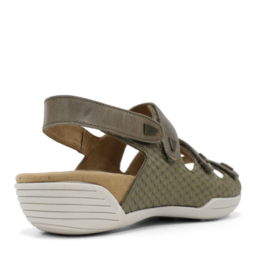 BACK VIEW OF GREEN FLAT SANDAL WITH 3 STRAPS OVER THE FOOT AND ONE AROUND THE HEEL. TRIANGLE PATTERN DETAIL. 