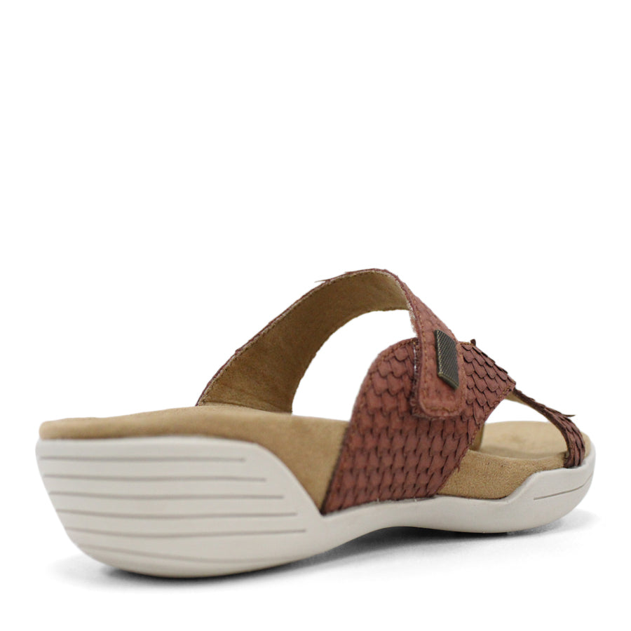 BACK VIEW OF BROWN FLAT SANDAL WITH TRANGLE TEXTURED STRAPS, OPEN TOE AND WHITE SOLE 
