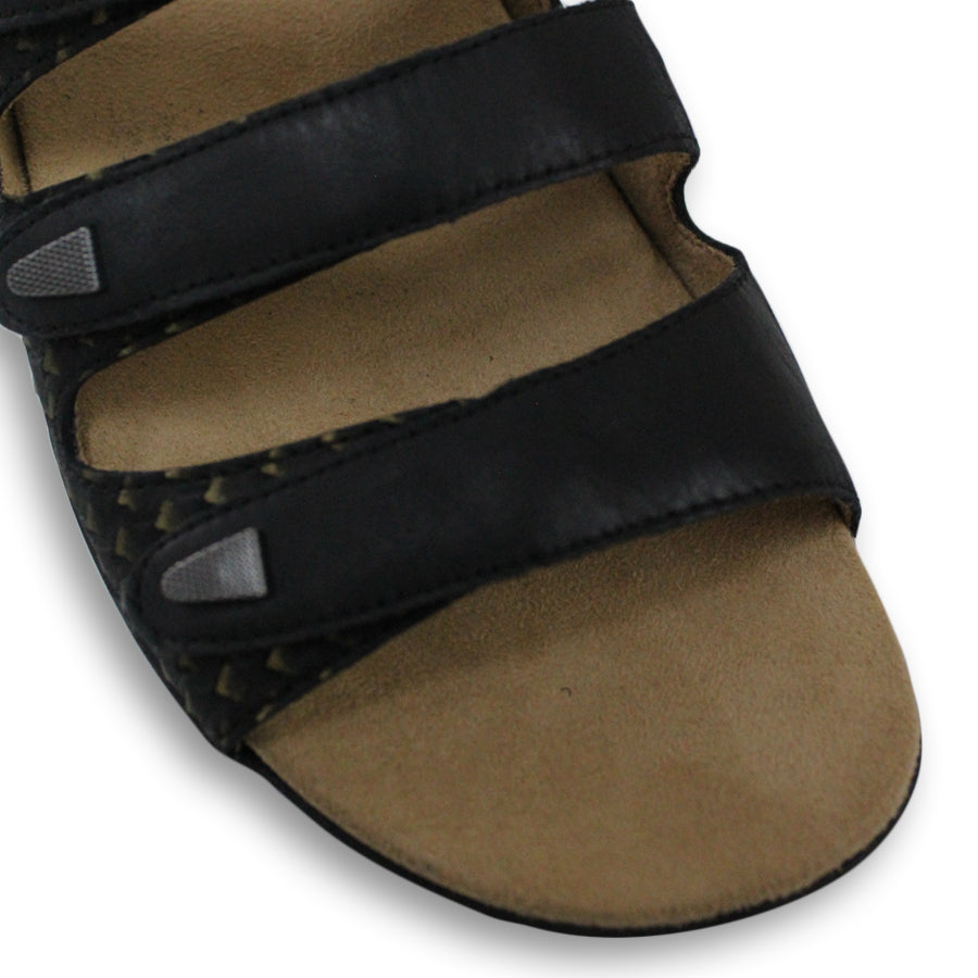 FRONT VIEW OF BLACK FLAT SANDAL WITH TRANGLE TEXTURED SIDE PANELS, OPEN TOE, OPEN BACK, BLACK SOLE AND THREE STRAPS ACROSS THE FRONT 
