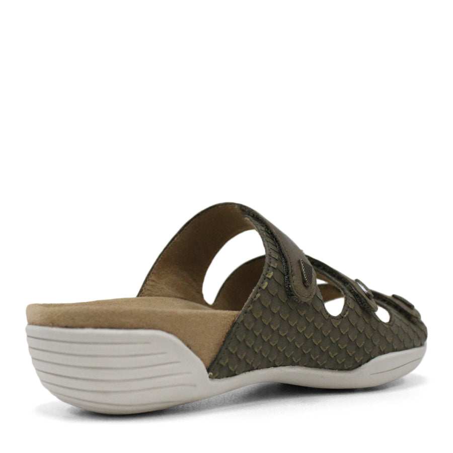 BACK VIEW OF GREEN FLAT SANDAL WITH TRANGLE TEXTURED SIDE PANELS, OPEN TOE, OPEN BACK, WHITE SOLE AND THREE STRAPS ACROSS THE FRONT 