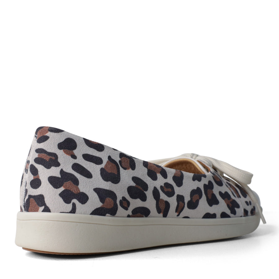 BACK VIEW OF LEOPARD PRINT CASUAL SHOE WITH LACES AND WHITE TOE