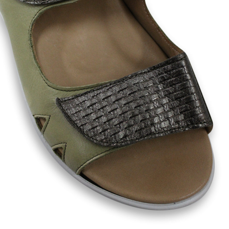 FRONT VIEW OF GREEN Y BACK SANDAL WITH BUCKLE AND CUT OUT DETAILLING NEAR TOES