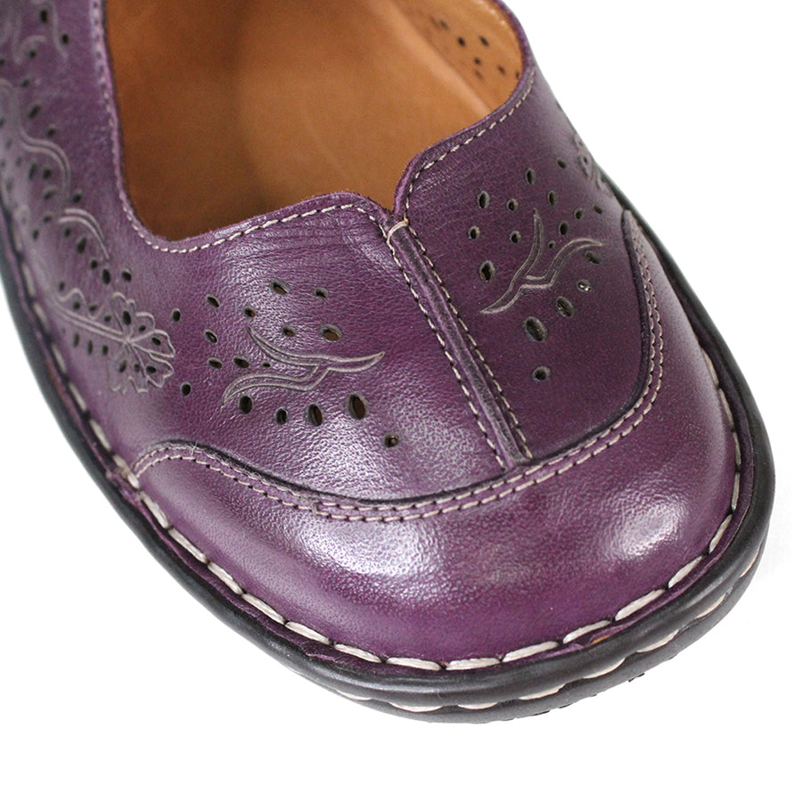 FRONT VIEW OF PURPLE LEATHER SANDAL WITH VELCRO STRAP