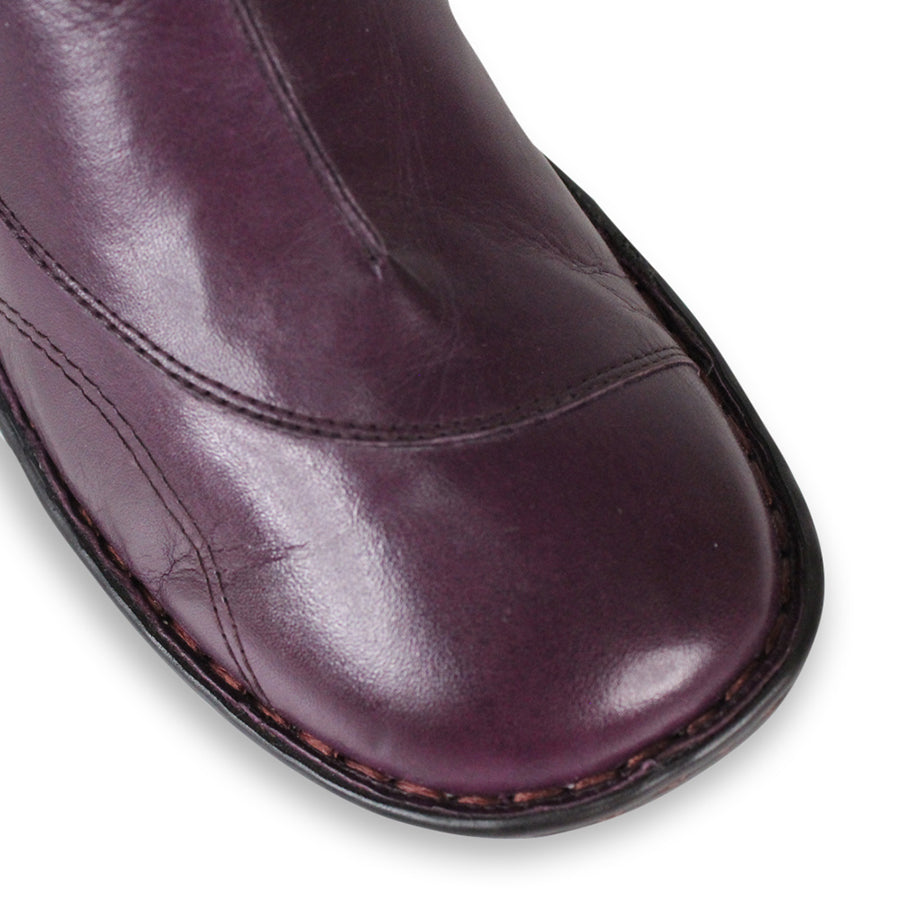 FRONT VIEW OF PURPLE LEATHER ANKLE BOOT WITH BLACK SIDE ZIPPER AND BLACK SOLE