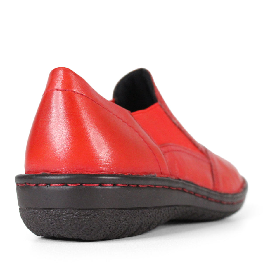 BACK VIEW OF RED LEATHER CASUAL SHOE