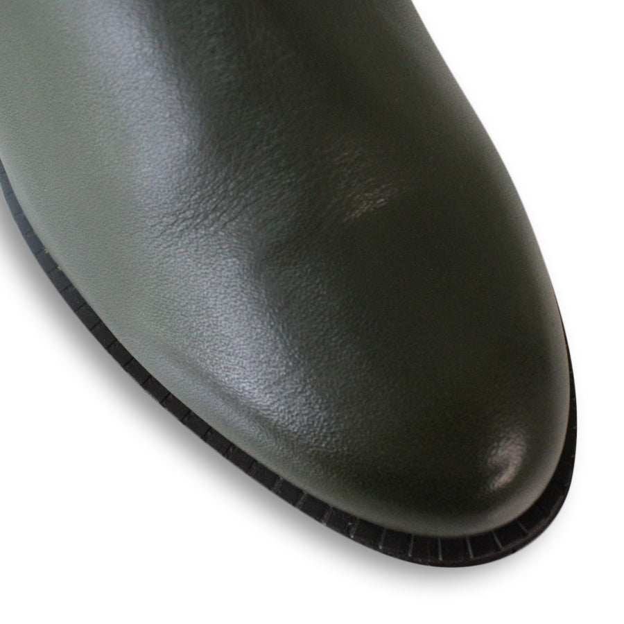 FRONT VIEW OF GREEN LEATHER ANKLE BOOT WITH SMALL HEEL 