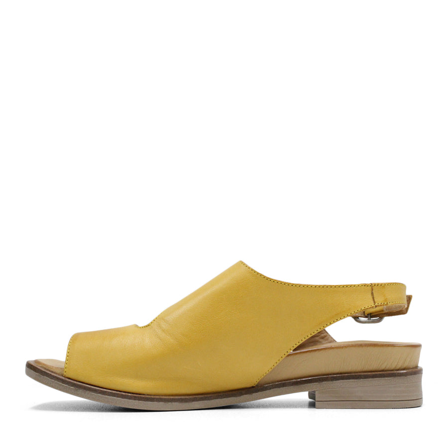  SIDE VIEW YELLOW SANDAL WITH SQAURE TOE AND ADJUSTABLE BUCKLE 