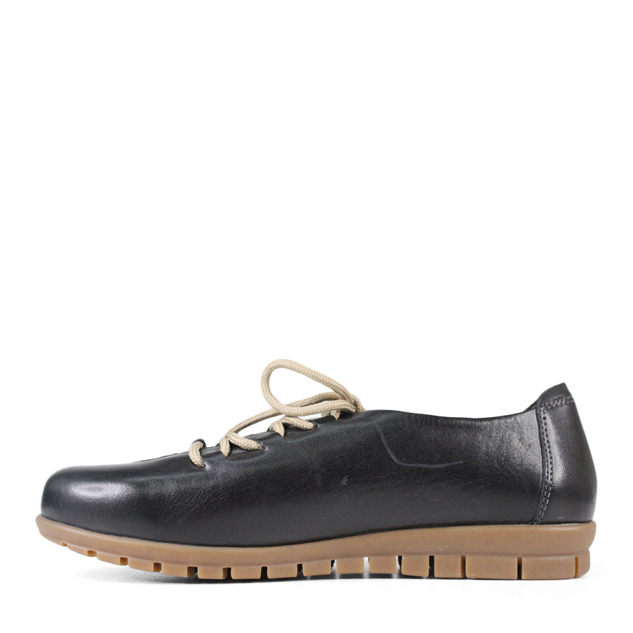 SIDE VIEW BLACK LACE UP CASAUL FLAT 
