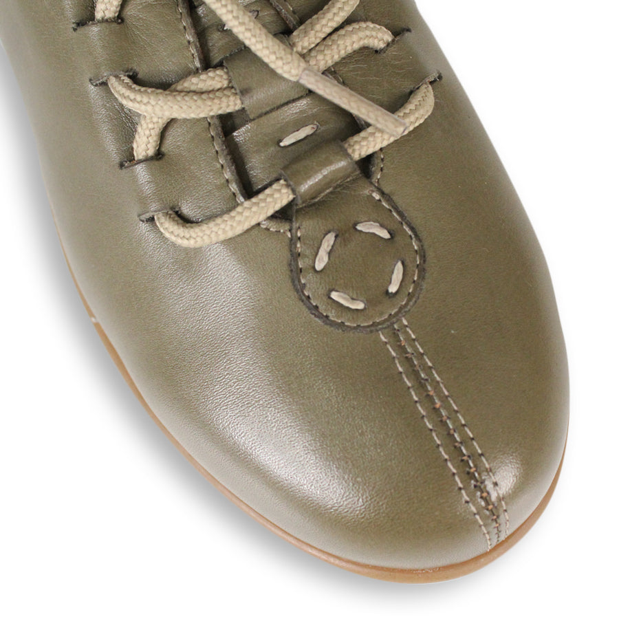FRONT VIEW GREEN LACE UP CASAUL FLAT 
