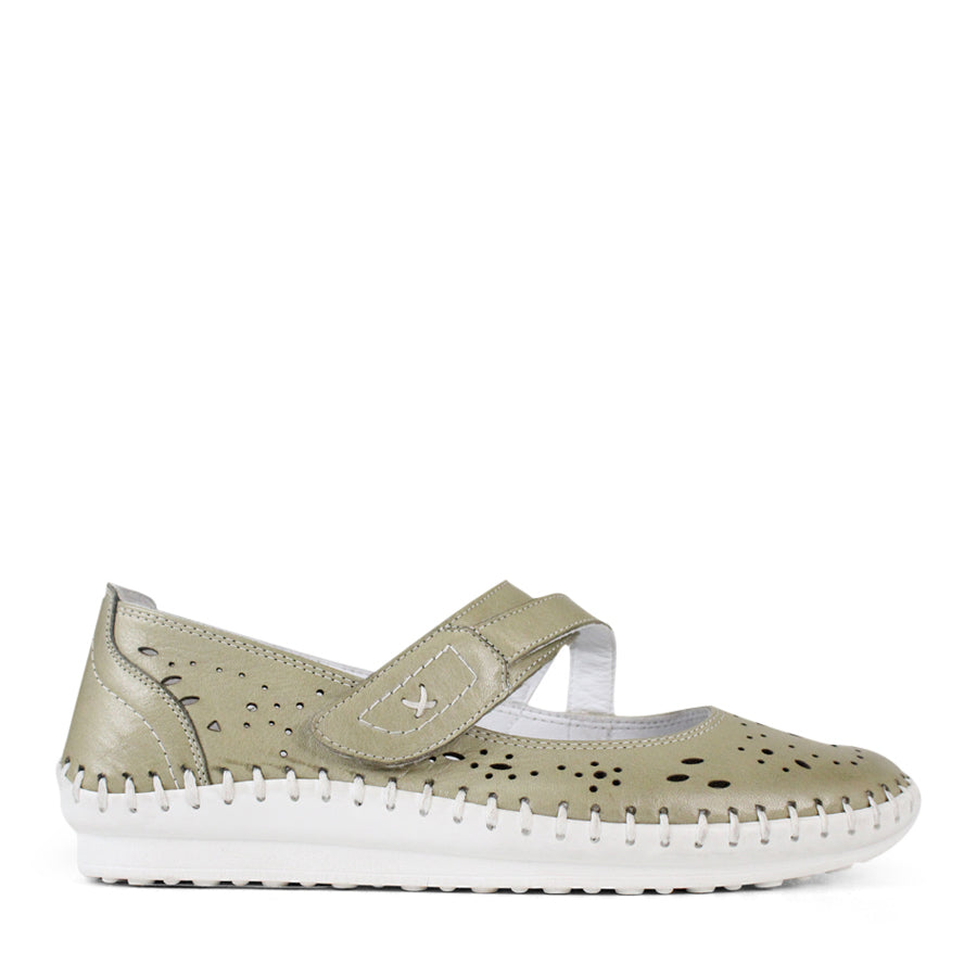 SIDE VIEW BLACK FLAT CASUAL SHOE WITH WHITE STITCHING DETAILING 