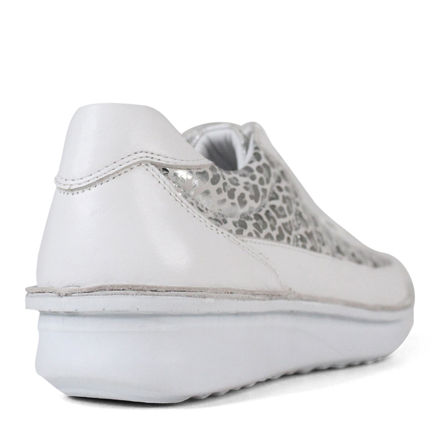 BACK VIEW OF WHITE LACE UP SNEAKER WITH METALLIC LEOPARD PRINT DETAILING ON SIDE AND FRONT PANELS. WHITE SOLE 
