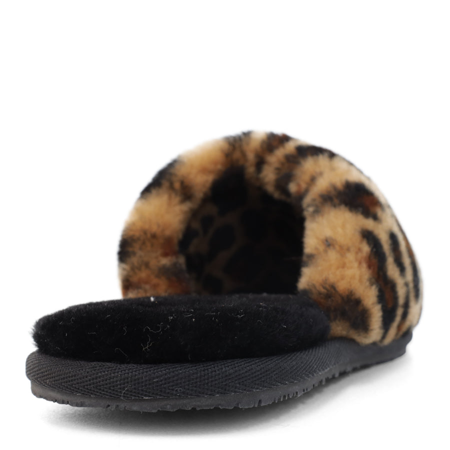 BACK VIEW OF FLUFFY LEOPARD PRINT SLIPPER WITH BLACK SOLE 
