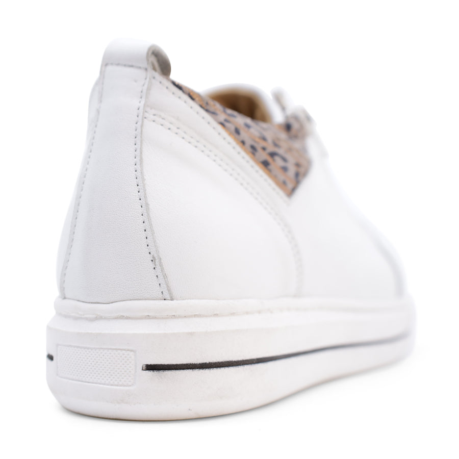 BACK VIEW OF WHITE CASUAL LACE UP SHOE WITH SMALL LEOPARD AND GOLD DETAIL ON THE SIDES WITH WHITE LACES 