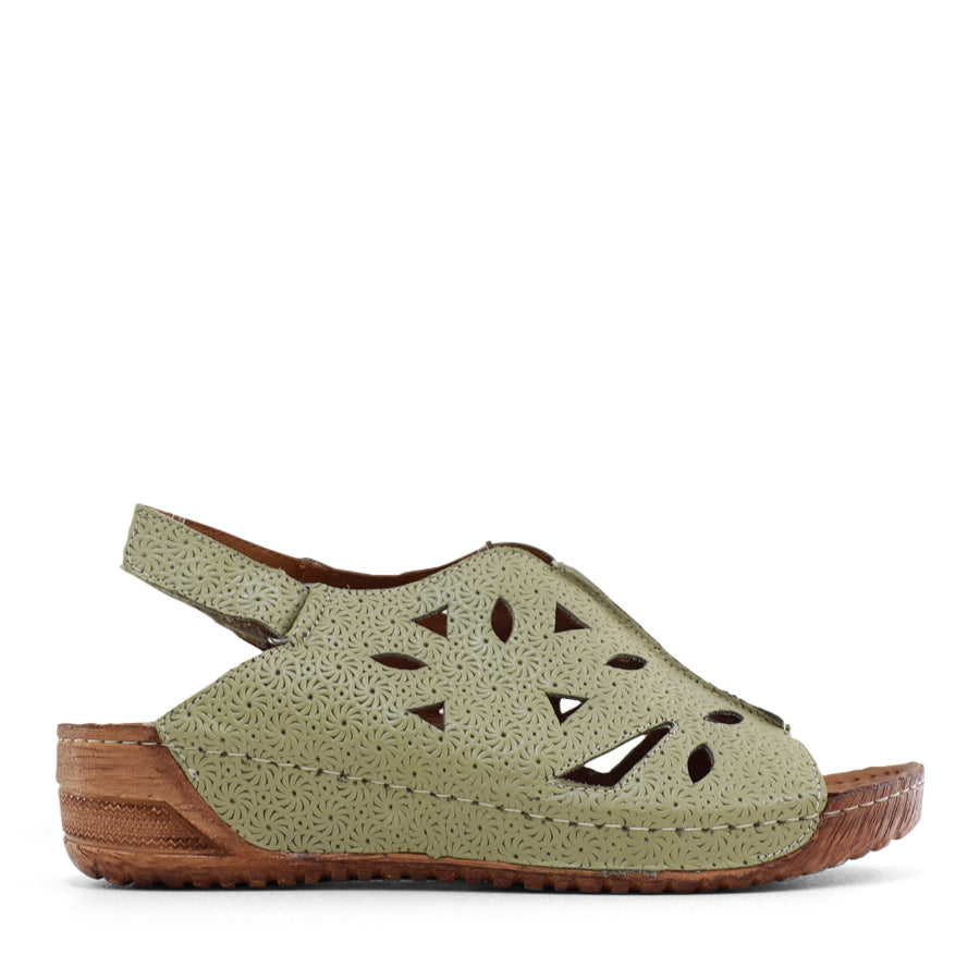 SIDE VIEW OF BLACK LEATHER SLINGBACK SANDAL 