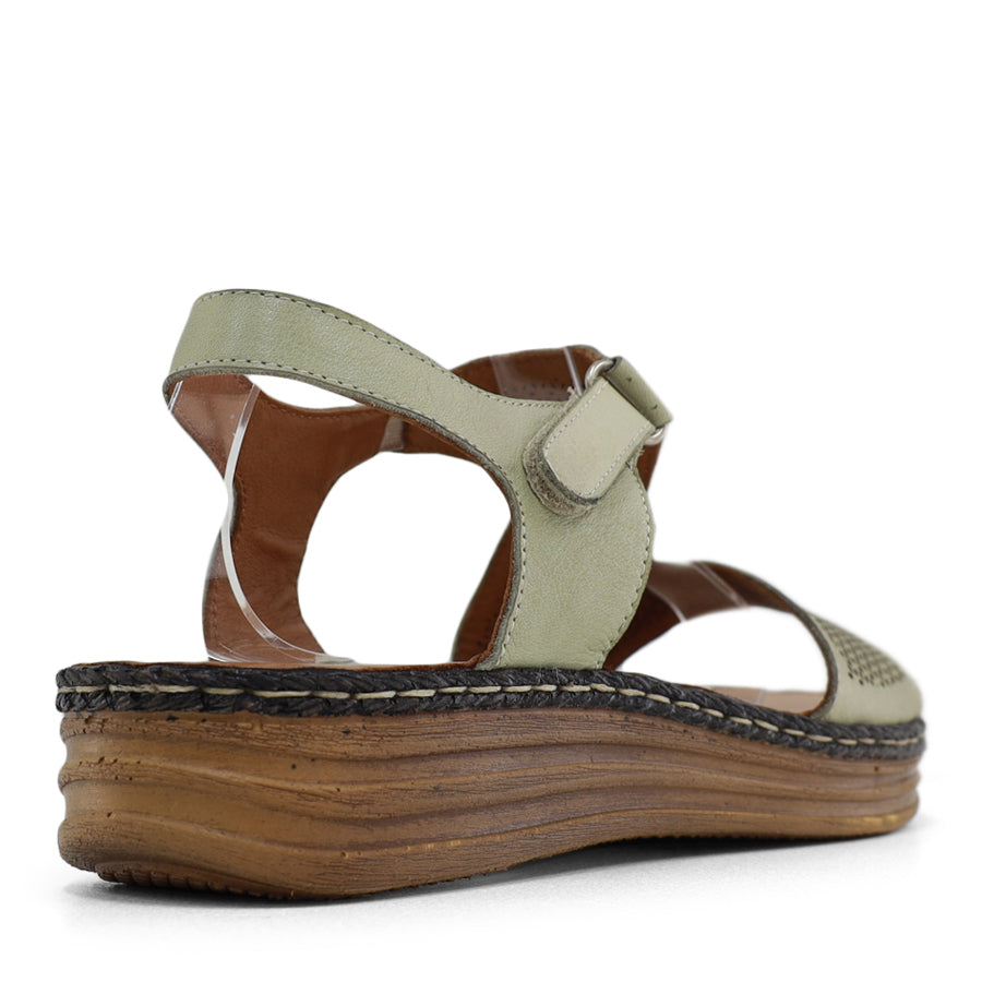 BACK VIEW OF GREEN LEATHER SANDAL WITH STRAP