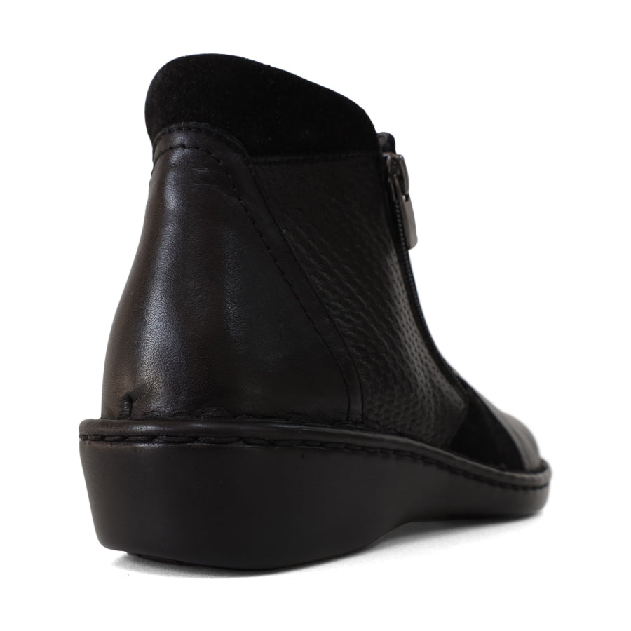 BACK VIEW OF BLACK LEATHER ANKLE BOOT WITH ZIP