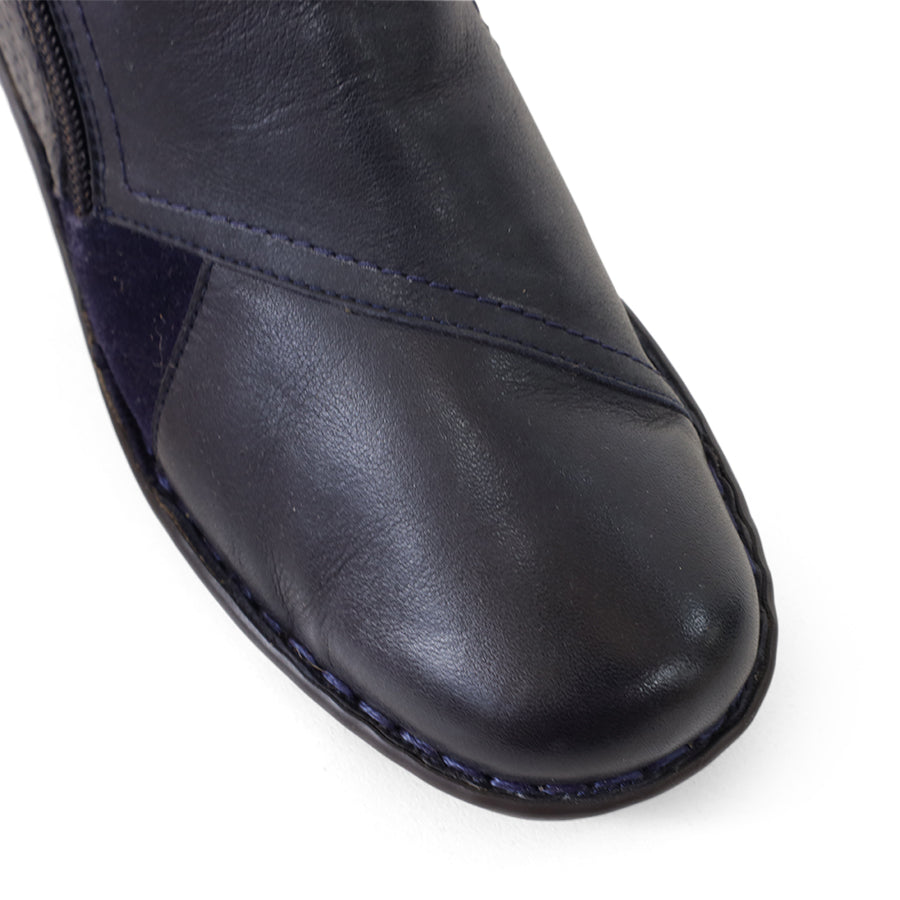 FRONT VIEW OF NAVY LEATHER ANKLE BOOT 