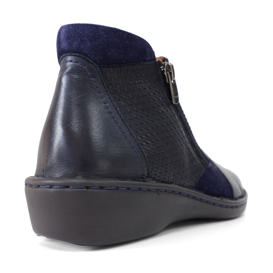 BACK VIEW OF NAVY LEATHER ANKLE BOOT WITH ZIP