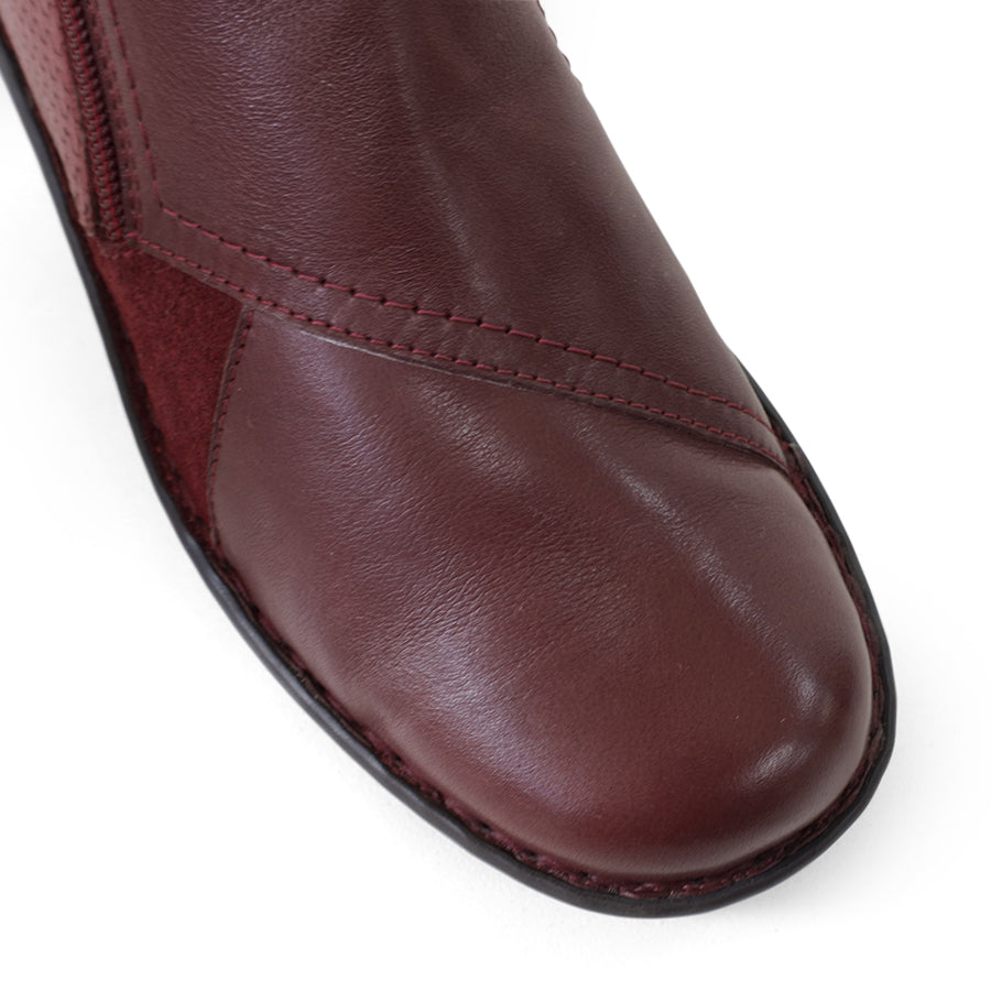 FRONT VIEW OF RED LEATHER ANKLE BOOT