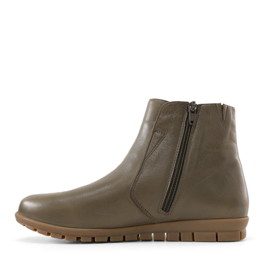  SIDE VIEW GREEN ANKLE BOOT WITH TAN COLOURED SOLE 