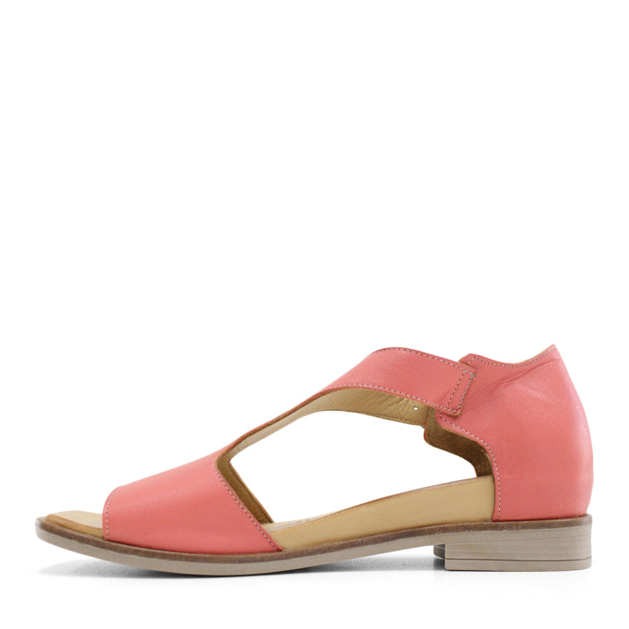 SIDE VIEW PINK T BAR SANDAL WITH SQAURE TOE AND ADJUSTABLE BUCKLE 
