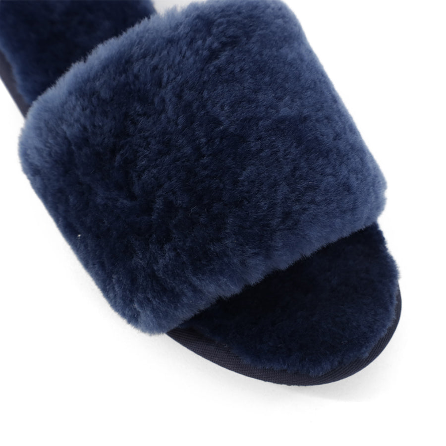 FRONT VIEW OF FLUFFY NAVY OPEN TOE  SLIPPER WITH FLAT SOLE