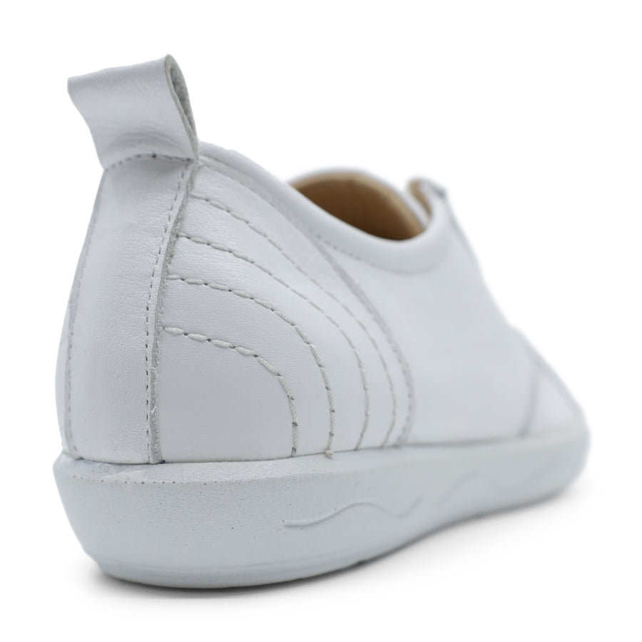 BACK VIEW OF WHITE LACE UP SNEAKER WITH WHITE SOLE AND STITCHING