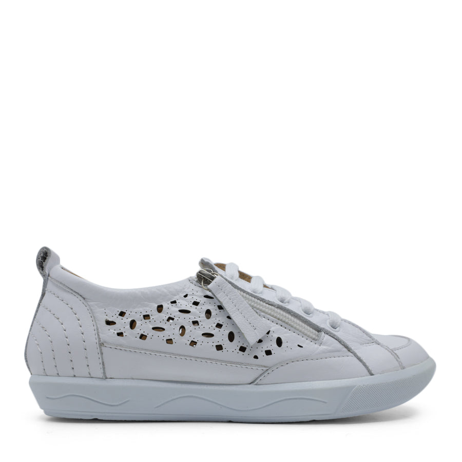 SIDE VIEW OF WHITE LACE UP SNEAKER WITH SIDE ZIP AND CUT OUT DETAILING