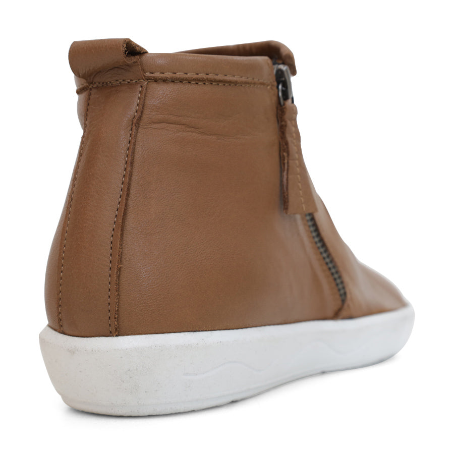 BACK VIEW OF BROWN ANKLE BOOT WITH SIDE ZIP AND WHITE SOLE