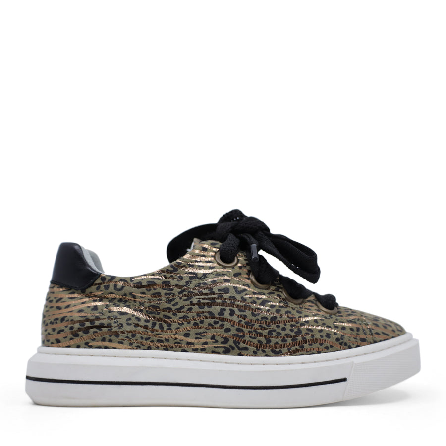 SIDE VIEW OF CASUAL LACE UP SHOE GREEN LEOPARD PRINT WITH GOLD SHIMMER