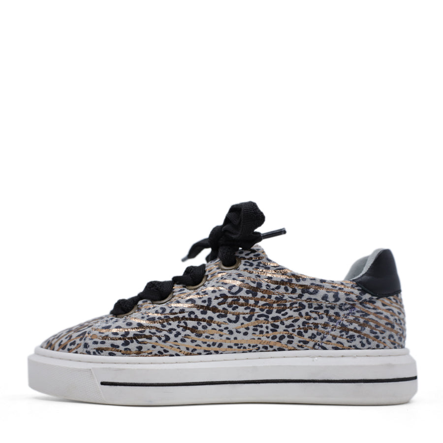 SIDE VIEW OF CASUAL LACE UP SHOE WHITE LEOPARD PRINT WITH GOLD SHIMMER