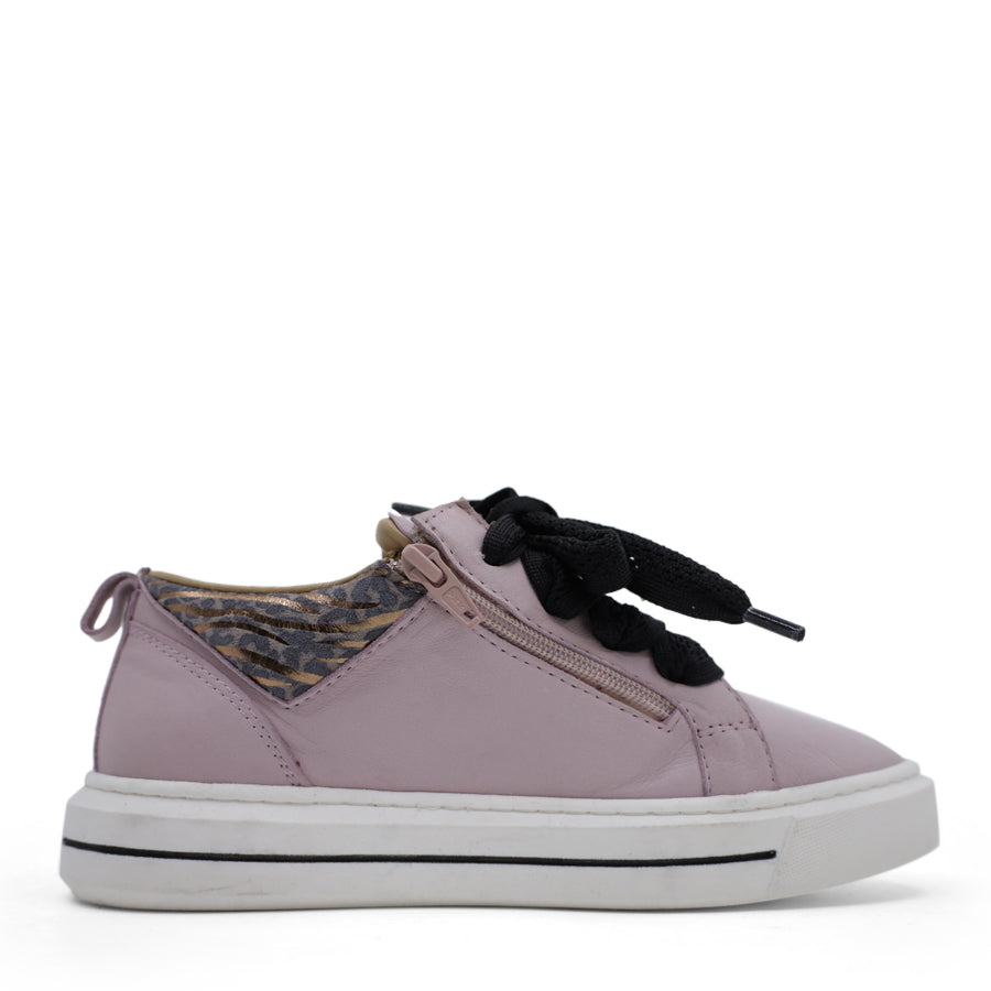 SIDE VIEW OF PINK CASUAL LACE UP SHOE WITH SMALL LEOPARD AND GOLD DETAIL ON THE SIDES 